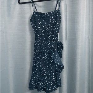 ✨NEW Princess Polly Dress Size 4✨